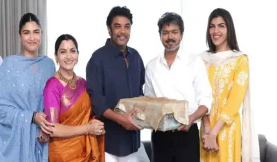 ఫ్యామిలీతో ముఖ్యమంత్రి విజయ్ కలిసిన నటి ఖుష్బూ.. ఎందుకో తెలుసా?