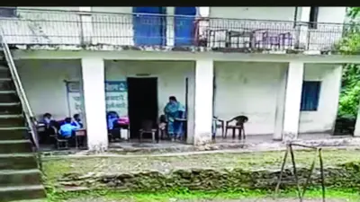 तैयार भवनों पर ताले, जर्जर स्कूल में पढ़ाई - Divya Himachal