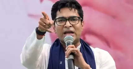 West Bengal | ಟಿಎಂಸಿ ಕಚೇರಿ ಎದುರು ಘರ್ಷಣೆ: ಸಂಸದ ಅಭಿಷೇಕ್ ಬ್ಯಾನರ್ಜಿ ಸಹಿತ ಮೂವರ ವಿರುದ್ಧ ಎಫ್ಐಆರ್ ದಾಖಲು