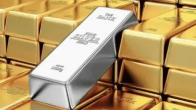 Gold-Silver Price: सोने-चांदी के भाव में बड़ी गिरावट, रिकॉर्ड हाई से हजारों रुपये नीचे आए दाम