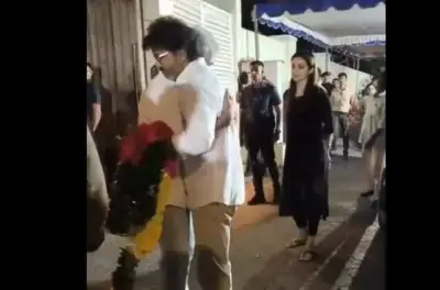 நடிகர் அஜித்குமாரின் தாயார் உடலுக்கு முதலமைச்சர் விஜய் நேரில் அஞ்சலி..!