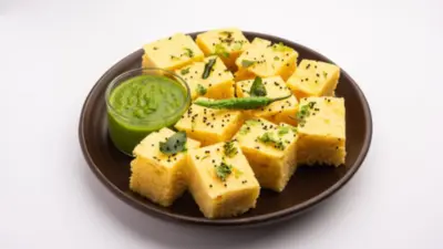 Dhokla Recipe: घरच्या घरी झटपट बनवा मऊ-स्पॉंजी ढोकळा; फॉलो करा 'ही' ट्रिक, वाचा सोपी रेसिपी