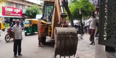 ಐಡಿ ಕಾರ್ಡ್ ಇಲ್ಲ, ವ್ಯಾಪಾರಕ್ಕೆ ಜಾಗವೂ ಇಲ್ಲ : ಬೀದಿ ಬದಿ ವ್ಯಾಪಾರಿಗಳ ಬದುಕು ಅತಂತ್ರ!