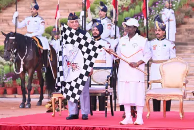 दिल्ली में राष्ट्रपति मुर्मु ने 'पीबीजी सोल्जरथॉन' को दिखाई हरी झंडी, मांडविया ने एनसीसी साइक्लोथॉन में लिया हिस्सा