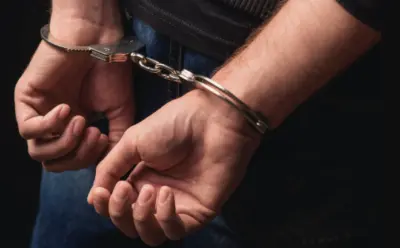 'भाजपला मतदान करू नका.' मतदारांना धमकावणारा तृणमूलचा कार्यकर्ता अटकेत