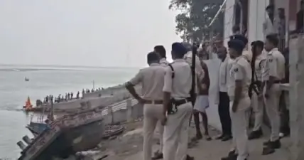 ഗംഗാ നദിയില് ബോട്ട് മുങ്ങി 2 മരണം