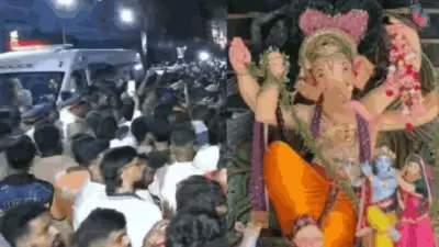 माझगावमध्ये गणपती आगमनावेळी अंडी फेकल्याने वाद