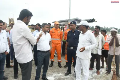 जिलाधिकारी ने बाढ़ के दृष्टिगत बक्शी बांध एसटीपी एवं नागवासुकी रोड पहुंचकर बाढ़ की स्थिति का लिया जायजा