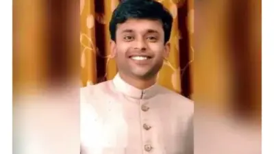 ఏకే ఖాన్ కుమారుడిపై చీటింగ్ కేసు!