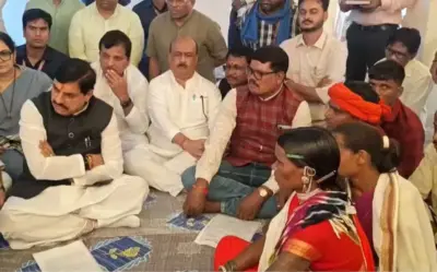 बालाघाट में आदिवासी बच्चों की मौत के मामले में सीएम ने मृतकों के परिवार को 2-2 लाख राहत राशि देने की घोषणा की.