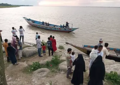 पश्चिम बंगालमध्ये पद्मा नदीत बोट उलटली