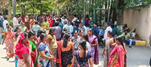 లిక్కర్ కంపెనీ సూపర్ వైజర్ ఆగడాలు.. లైంగిక వేధింపులపై మహిళా కార్మికుల ధర్నా!