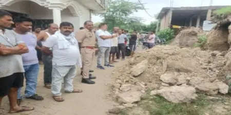 প্রতাপগড়ে বৃষ্টিতে কাঁচা বাড়ি ধসে দেড় বছরের শিশুর মৃত্যু