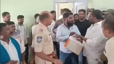ఆర్మూర్ స్కూల్లో ఉర్దూ వివాదం.. స్కూల్ ప్రిన్సిపాల్పై బీజేపీ నేతల దాడి