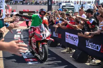 Nicolò Bulega conquers Superpole Race at Aragon: a historic 21st consecutive victory