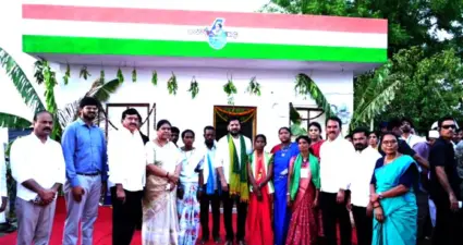 ఆదివాసీలందరికీ ఇందిరమ్మ ఇండ్లు