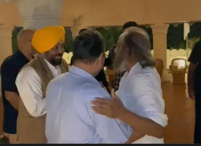 CM Bhagwant Mann ਨੇ ਬੰਗਲੁਰੂ 'ਚ ਸ਼੍ਰੀ ਸ਼੍ਰੀ ਰਵੀ ਸ਼ੰਕਰ ਨਾਲ ਕੀਤੀ ਮੁਲਾਕਾਤ
