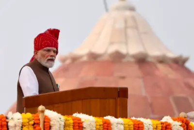 मोदींचा 'बांधणी फेटा' चर्चेत; वस्त्रपरंपरेला अनोखी मानवंदना!