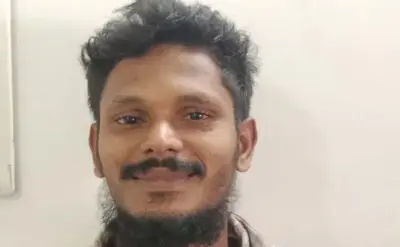 കൈവിലങ്ങുമായി വധശ്രമക്കേസ് പ്രതി പോലീസിനെ വെട്ടിച്ച് രക്ഷപ്പെട്ടു