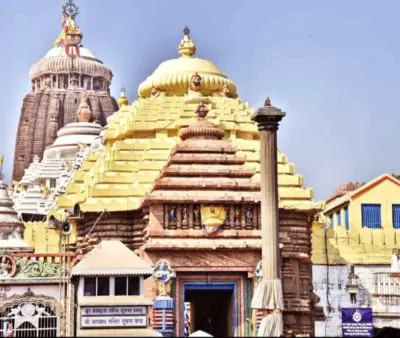 ମଣିମାଙ୍କ ଶ୍ରୀଅଙ୍ଗରେ ଲାଗି ହେଲା ଔଷଧୀୟ ଫୁଲୁରି ତେଲ