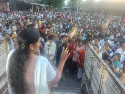 Minakshi Mukherjee লাল ঝান্ডা হাতে রুখে দাঁড়ালে পালাবার পথ পাবে না বিজেপি, ফালাকাটায় মীনাক্ষী