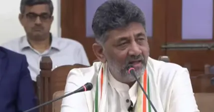 ಎಲ್ಲ ವಿದ್ಯಾರ್ಥಿಗಳಿಗೆ ಉಚಿತ ಬಸ್ ಪಾಸ್, ಉದ್ಯೋಗ ವಿನಿಮಯ ಕೇಂದ್ರ ಸ್ಥಾಪನೆ : ನೂತನ ಸಿಎಂ ಡಿ.ಕೆ.ಶಿವಕುಮಾರ್ ನೇತೃತ್ವದ ಸಚಿವ ಸಂಪುಟ ತೀರ್ಮಾನ