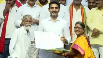 పట్టాల పంపిణీలో నారా లోకేశ్ .. మంగళగిరిలో 7.30 గంటల కార్యక్రమం