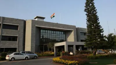 Delhi: దేశ వ్యాప్తంగా బాంబ్ బెదిరింపులు.. ఘజియాబాద్ వ్యక్తి అరెస్ట్