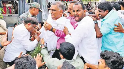 విద్యార్థులేమైనా టెర్రరిస్టులా?.. రేవంత్ సర్కార్ తీరుపై మాజీ మంత్రి హరీశ్రావు ఫైర్