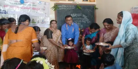 ಕೊಪ್ಪಳ : ಹಮಾಲರ ಕಾಲೋನಿ ಅಂಗನವಾಡಿ ಕೇಂದ್ರ-3ರಲ್ಲಿ ಮಕ್ಕಳ ಘಟಿಕೋತ್ಸವ