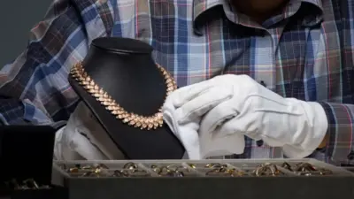 How are gold jewellery making charges decided? How can customers reduce their burden?