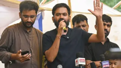 Abhijeet Dipke's swipe at PM Modi's 'skin' tone in selfie style video breaks internet