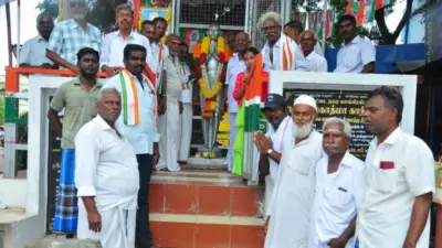 செங்கோட்டை: காங்கிரஸ் சார்பில் மகாத்மா காந்தியின் 156வது பிறந்தநாள் விழா!