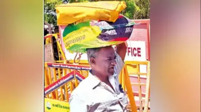 "23 வருஷ போராட்டம்... இதுவரை 220 மனுக்கள் கொடுத்தாச்சு"... தலையுடன் மனுக்களை மூட்டையாக கட்டிக்கொண்டு கலெக்டர் அலுவலகத்தில் வந்தவபரால் பரபரப்பு!