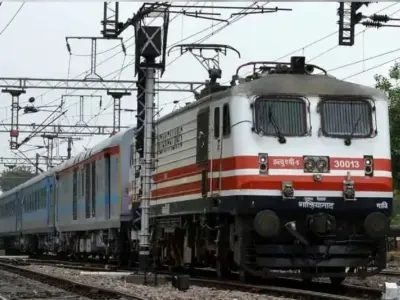 ट्रेनों में अब विमान जैसा 'ब्लैक बॉक्स', इंजन में लगेंगे कैमरे और वॉयस रिकॉर्डर, आज से ट्रायल शुरू