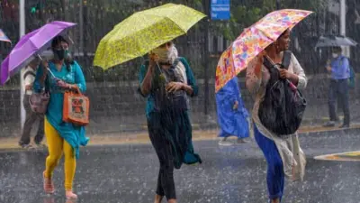 ചക്രവാതച്ചുഴി നിലനില്ക്കുന്നു: ഓഗസ്റ്റ് 7 വരെ മഴ തുടരാൻ സാധ്യത; 12 ജില്ലകളില് ഓറഞ്ച് അലര്ട്ട് | Kerala rain forecast August 2026