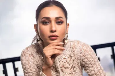 ঠোঁটে কালশিটে, ফুলে ঢোল গাল! এলোমেলো চুলে মিমির এমন হাল কেন?