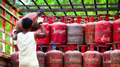 ১ জুন থেকে LPG-তে বড় বদল, নতুন নিয়মে বাড়তে পারে সাধারণের খরচ