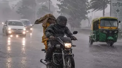 यूपी-बिहार समेत 15 राज्यों में कुदरत का कहर! 87 KM की रफ्तार से चलेगी आंधी, IMD ने जारी किया भारी बारिश का अलर्ट