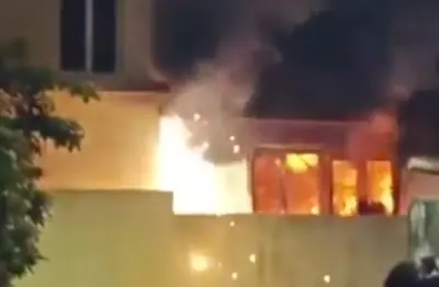 حیدرآباد میں گھر کی واشنگ مشین پھٹنے سے آتشزدگی، فائر عملہ 55 منٹ بعد پہنچا
