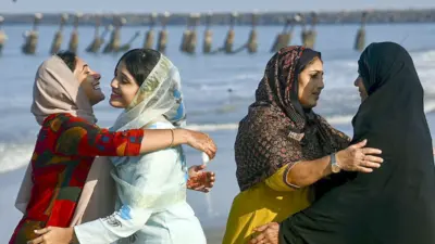 डिजिटल इंडिया में चमक रहीं महिलाएं लेकिन गले की फांस हैं आज भी ये मुद्दे