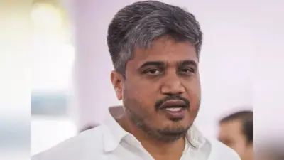 "पुण्यातील विषारी दारुकांडाचा तपास पुणे पोलिसांच्या 'मुखिया'ला जमणार नाही म्हणून तपास CID कडे," रोहित पवार यांचा सरकारवर निशाणा