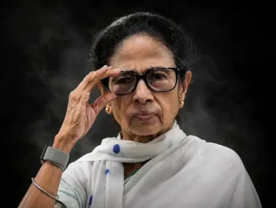 'আমাকে নিয়ে এত ভয় কেন? নজরবন্দি করলে নোটিফিকেশন দিন', বাড়ির সামনে পুলিশ মোতায়েন নিয়ে সরব মমতা