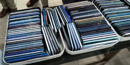 মালদায় পুলিশের উদ্যোগে উদ্ধার ৬০০ হারানো মোবাইল, প্রকৃত মালিকদের হাতে ফিরল