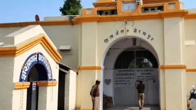 गोरखपुर जिला जेल से पॉक्सो आरोपी फरार, जेलर समेत 5 कर्मचारी सस्पेंड