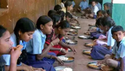 ମୁଖ୍ୟମନ୍ତ୍ରୀ ପୋଷଣ ଯୋଜନାରେ ବଡ଼ ଘୋଷଣା: ଏଣିକି ନବମ ଓ ଦଶମ ଶ୍ରେଣୀ ଛାତ୍ରଛାତ୍ରୀଙ୍କୁ ମଧ୍ୟ ମିଳିବ ମାଗଣା ମଧ୍ୟାହ୍ନ ଭୋଜନ