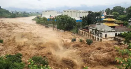 നേപ്പാള് ദുരന്തത്തിന് കാരണം ഭൂചലനമല്ലെന്ന് USGS; മരണം 160 ആയി, 844 പേരെ കാണാനില്ല