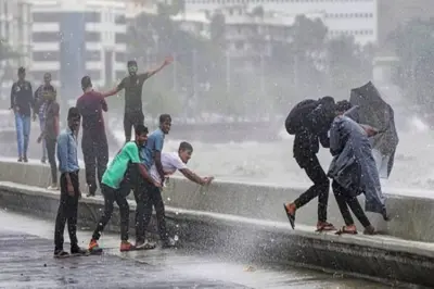 मुंबई में हल्की से मध्यम बारिश रुक-रुककर जारी रहने का अनुमान