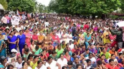 Polavaram Rehabilitation: తాడువాయిలోనే ఇళ్లు కావాలి.. పోలవరం నిర్వాసితుల భారీ ధర్నా!