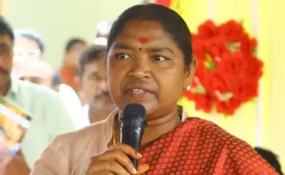 రంగారెడ్డి జిల్లా హత్యలపై స్పందించిన మంత్రి సీతక్క.. నిందితులపై కఠిన చర్యలకు ఆదేశం